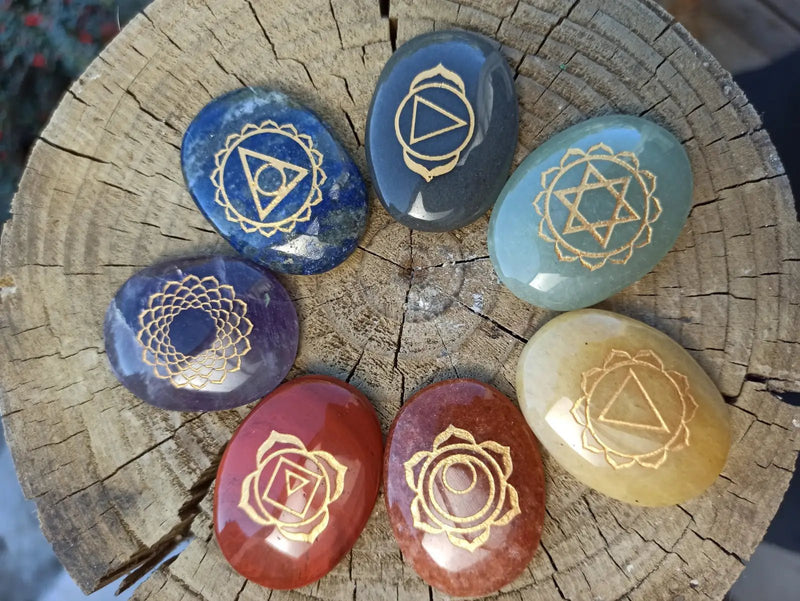 Load image into Gallery viewer, Kit 7 Chakras forme ovale dans son cabochon Kit 7 Chakras forme ovale
