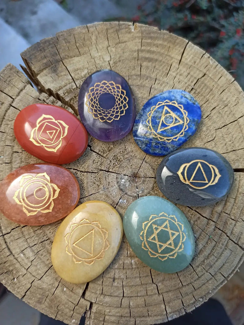 Load image into Gallery viewer, Kit 7 Chakras forme ovale dans son cabochon Kit 7 Chakras forme ovale
