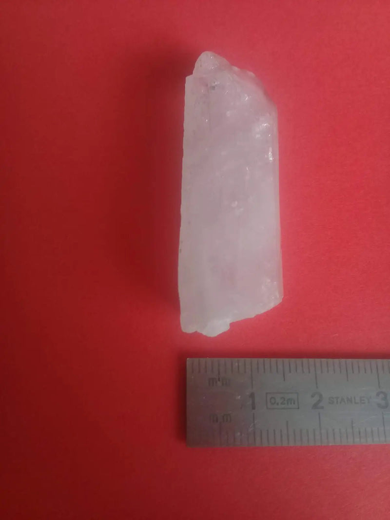 Load image into Gallery viewer, Kunzite claire du Brésil pierre brute Grade A ++++ Kunzite claire pierre brute
