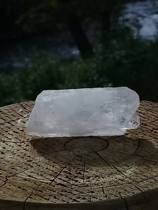 Kunzite claire du Brésil pierre brute Grade A ++++ Kunzite claire pierre brute