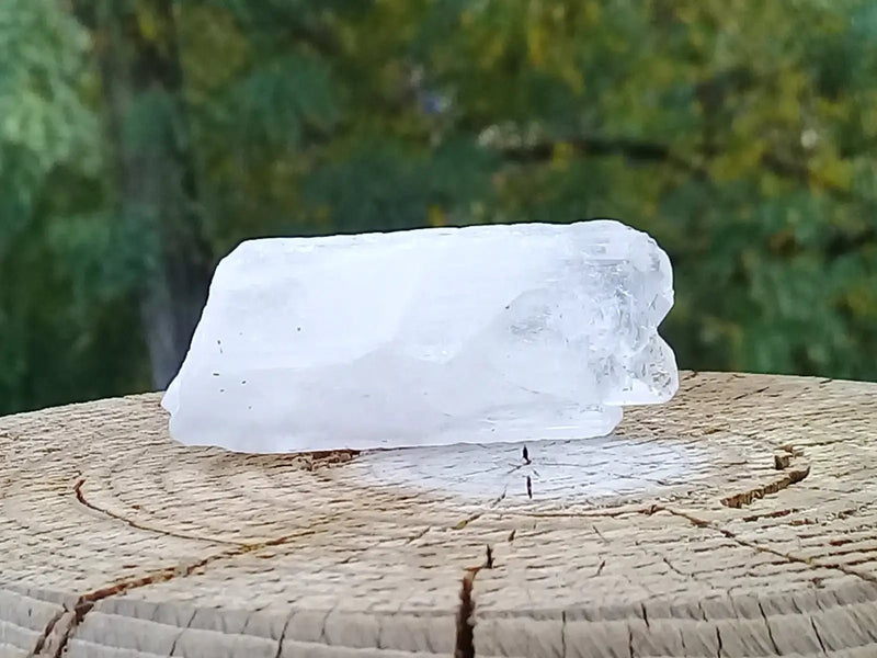 Load image into Gallery viewer, Kunzite claire du Brésil pierre brute Grade A ++++ Kunzite claire pierre brute
