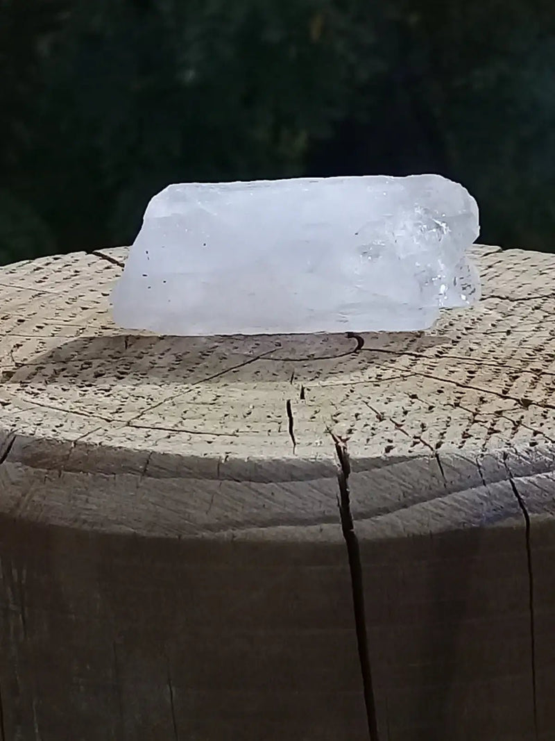 Load image into Gallery viewer, Kunzite claire du Brésil pierre brute Grade A ++++ Kunzite claire pierre brute
