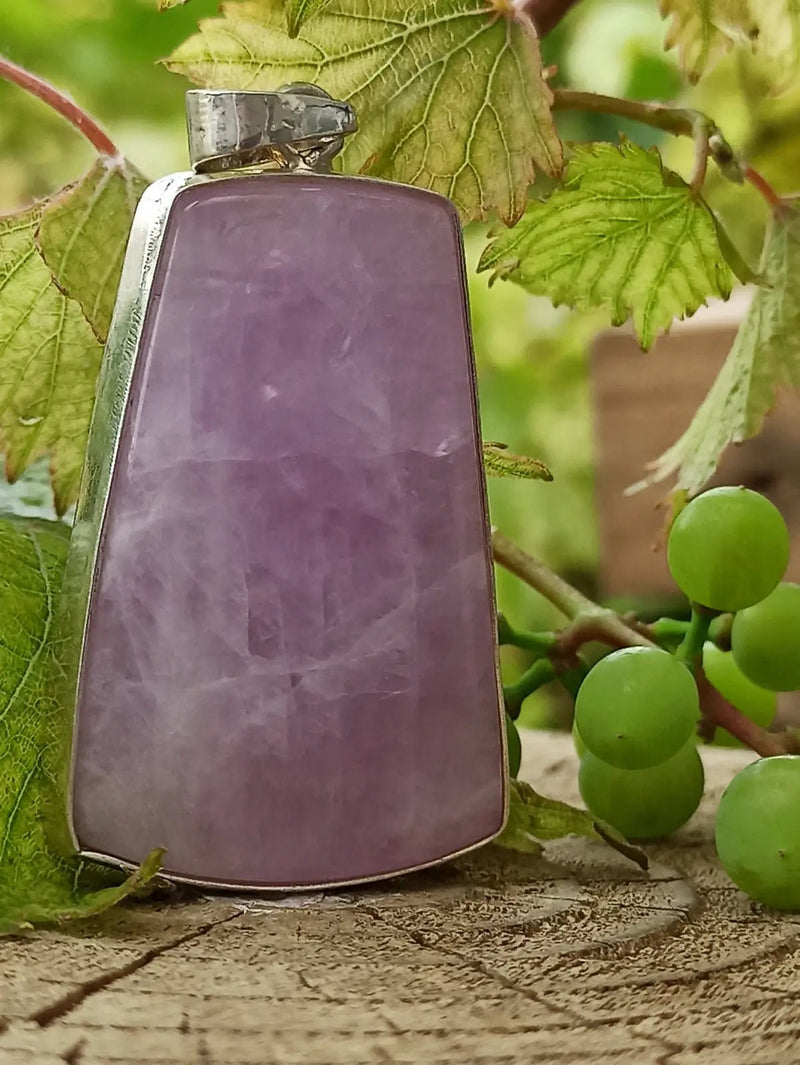 Load image into Gallery viewer, Kunzite du Brésil pendentif monté/ Argt925 Grade A++++ Kunzite pendentif
