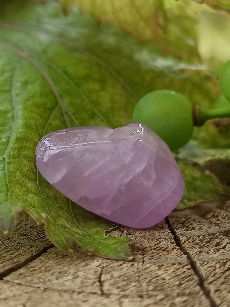 Chargez l'image dans la visionneuse de la galerie, Kunzite du Brésil pierre roulée Grade A++++ Kunzite pierre roulée
