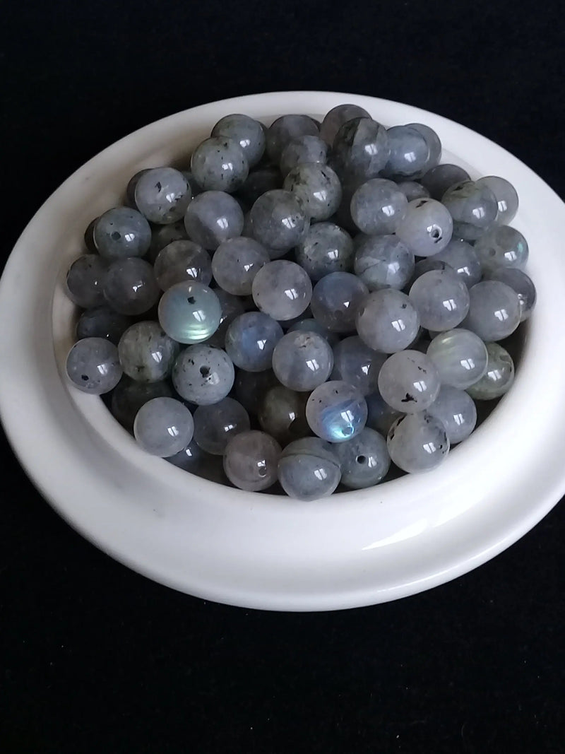 Chargez l&#39;image dans la visionneuse de la galerie, Labradorite du Canada perle Grade A++++ Prix perle à l’unité Labradorite du Canada perle 8mm Dans la besace du p&#39;tit Poucet Diamètre 8mm  

