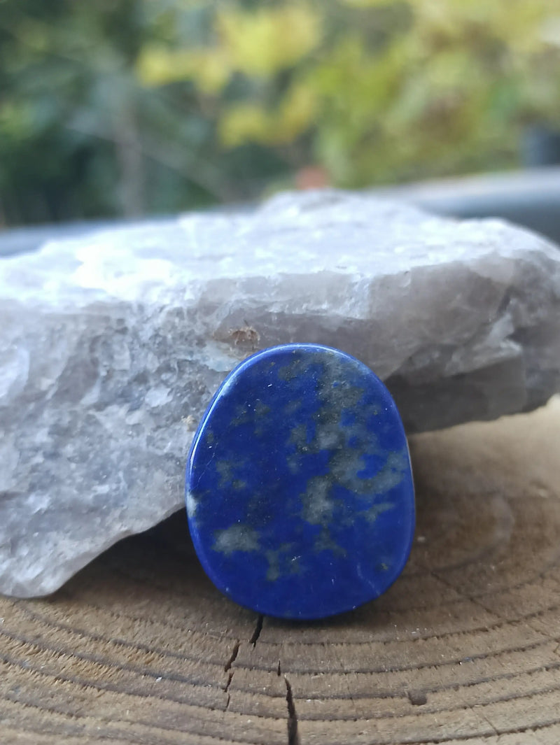 Laden Sie das Bild in Galerie -Viewer, Lapis Lazuli NATUREL d’Afghanistan pierre roulée Grade A++++ Pierre roulée Dans la besace du p&#39;tit Poucet   
