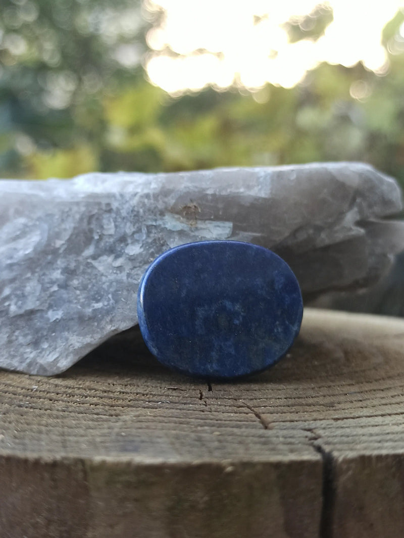 Cargue la imagen en el visor de la galería, Lapis Lazuli NATUREL d’Afghanistan pierre roulée Grade A++++ Pierre roulée Dans la besace du p&#39;tit Poucet   
