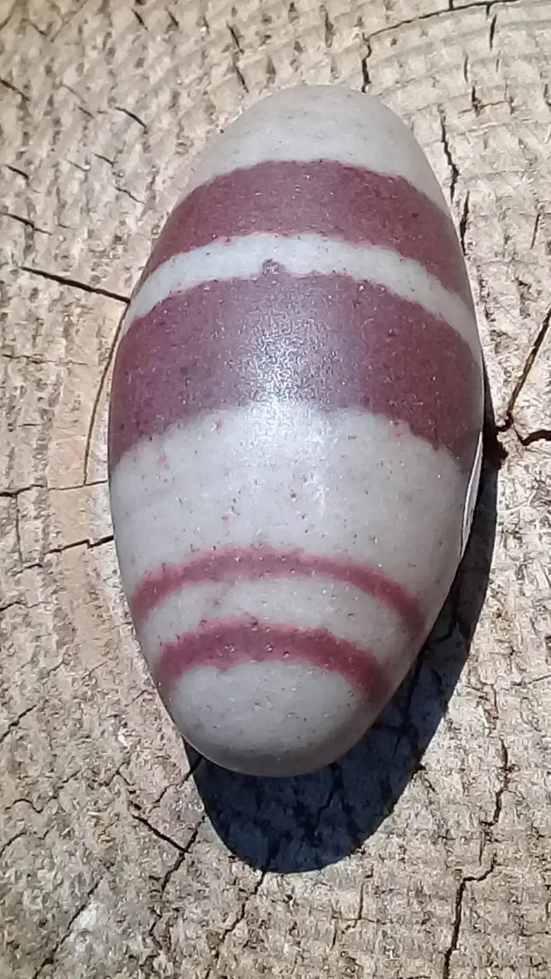 Chargez l&#39;image dans la visionneuse de la galerie, Lingam Shiva Grade A ++++ Shiva Lingam pierre roulée
