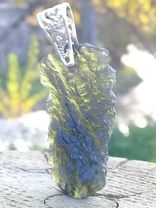 Moldavite pendentif Grade A ++++ (Bélière argent - Fourni avec cordon) Moldavite pendentif