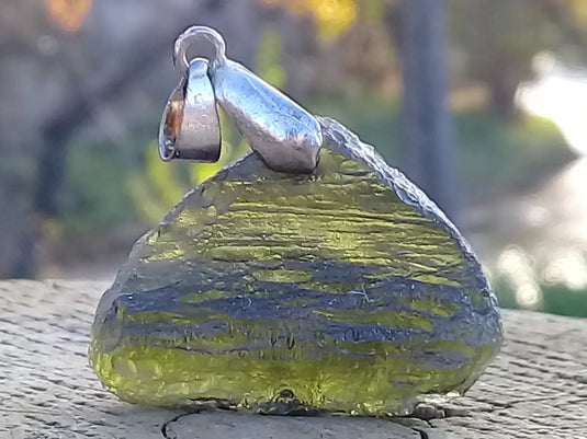 Moldavite pendentif Grade A ++++ (Fourni avec cordon) Moldavite pendentif