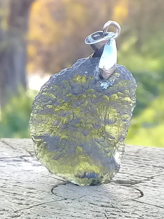 Moldavite pendentif Grade A ++++ (Fourni avec cordon) Moldavite pendentif