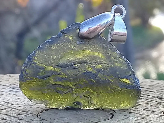 Moldavite pendentif Grade A ++++ (Fourni avec cordon) Moldavite pendentif