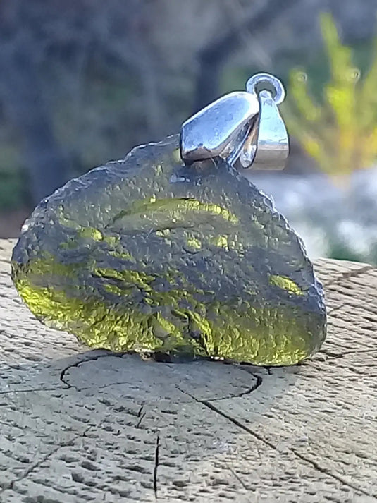 Moldavite pendentif Grade A ++++ (Fourni avec cordon) Moldavite pendentif