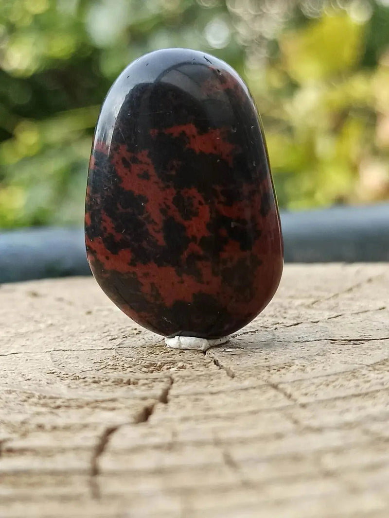 Load image into Gallery viewer, Obsidienne Acajou Magahony du Mexique pierre roulée Grade A++++ Obsidienne Acajou ou Magahony du Mexique
