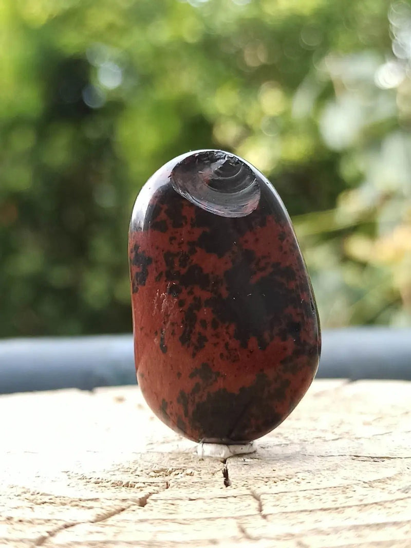 Load image into Gallery viewer, Obsidienne Acajou Magahony du Mexique pierre roulée Grade A++++ Obsidienne Acajou ou Magahony du Mexique
