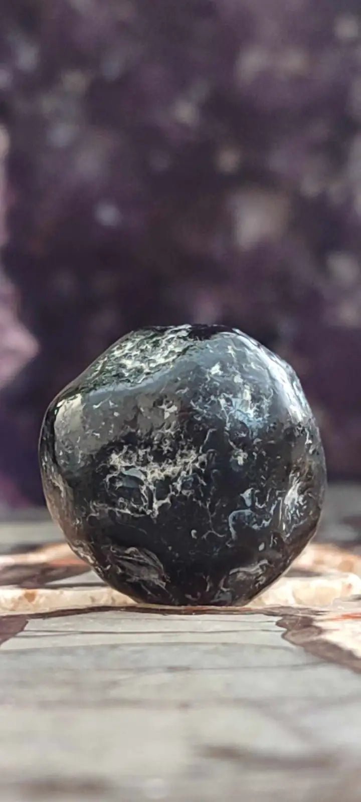 Load image into Gallery viewer, Obsidienne larme d’apache du Mexique pierre roulée Grade A++++ Obsidienne larme d’apache pierre roulée
