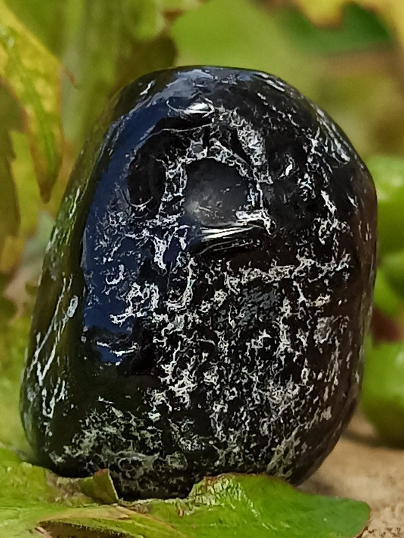 Load image into Gallery viewer, Obsidienne larme d’apache du Mexique pierre roulée Grade A++++ Obsidienne larme d&#39;apache pierre roulée Dans la besace du p&#39;tit Poucet   
