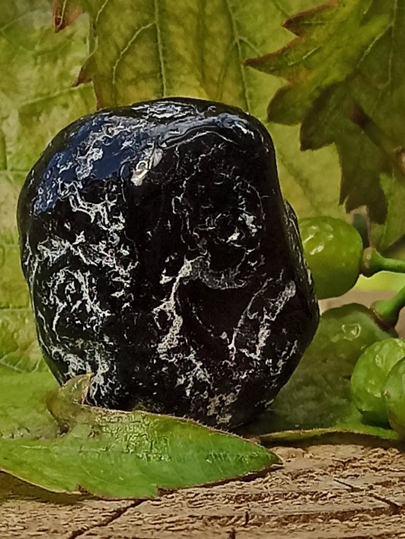 Load image into Gallery viewer, Obsidienne larme d’apache du Mexique pierre roulée Grade A++++ Obsidienne larme d’apache pierre roulée
