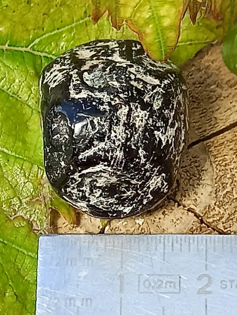 Load image into Gallery viewer, Obsidienne larme d’apache du Mexique pierre roulée Grade A++++ Obsidienne larme d’apache pierre roulée
