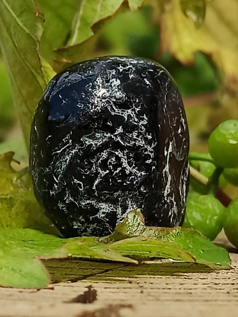 Load image into Gallery viewer, Obsidienne larme d’apache du Mexique pierre roulée Grade A++++ Obsidienne larme d’apache pierre roulée
