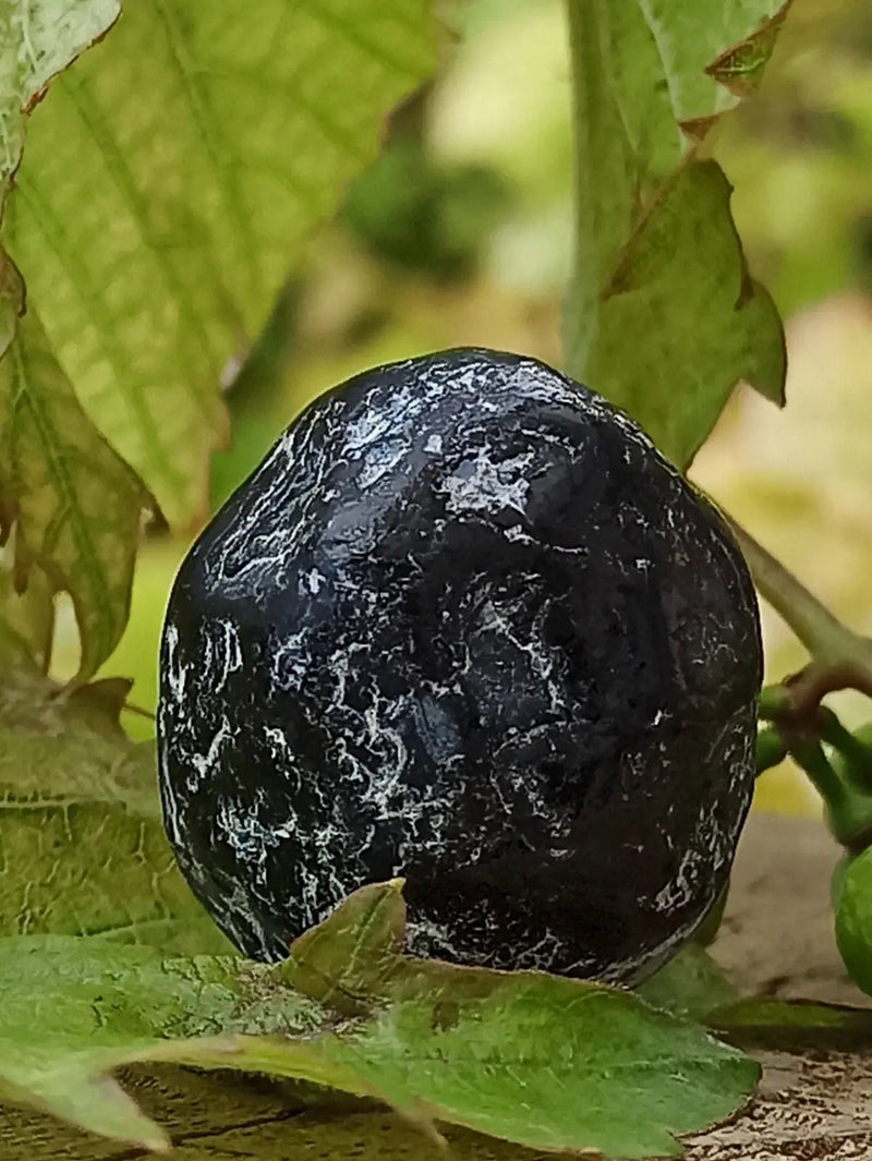 Load image into Gallery viewer, Obsidienne larme d’apache du Mexique pierre roulée Grade A++++ Obsidienne larme d’apache pierre roulée
