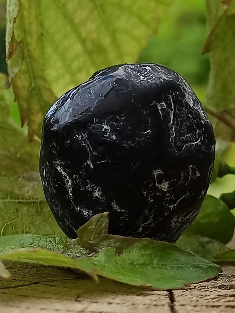 Load image into Gallery viewer, Obsidienne larme d’apache du Mexique pierre roulée Grade A++++ Obsidienne larme d’apache pierre roulée
