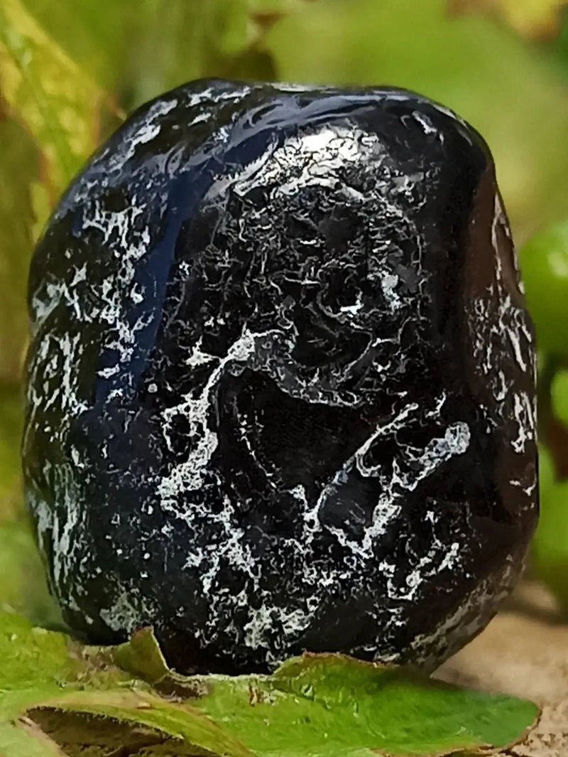 Load image into Gallery viewer, Obsidienne larme d’apache du Mexique pierre roulée Grade A++++ Obsidienne larme d’apache pierre roulée
