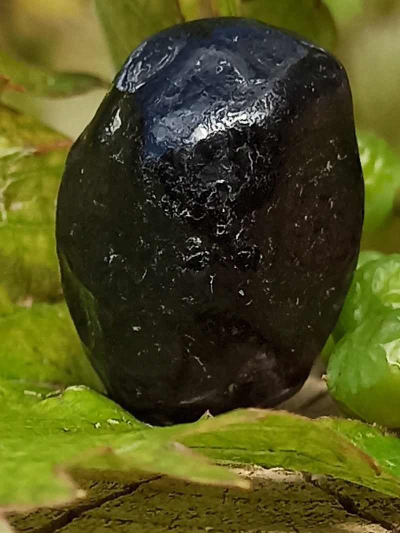 Chargez l&#39;image dans la visionneuse de la galerie, Obsidienne larme d’apache du Mexique pierre roulée Grade A++++ Obsidienne larme d&#39;apache pierre roulée Dans la besace du p&#39;tit Poucet   
