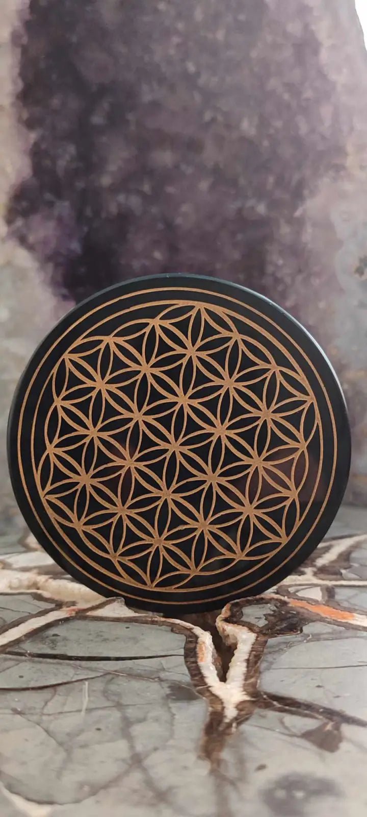 Chargez l&#39;image dans la visionneuse de la galerie, Obsidienne noire du Mexique disque fleur de vie Grade A++++ (MM) Disque gravé Fleur de Vie en Obsidienne noire
