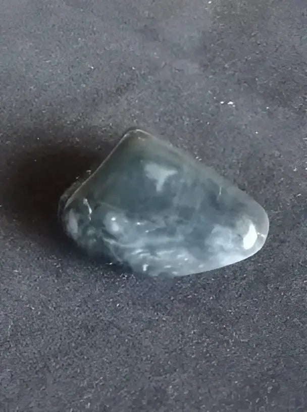 Chargez l&#39;image dans la visionneuse de la galerie, Œil de chat pierre roulée Grade A++++ Œil de chat pierre roulée
