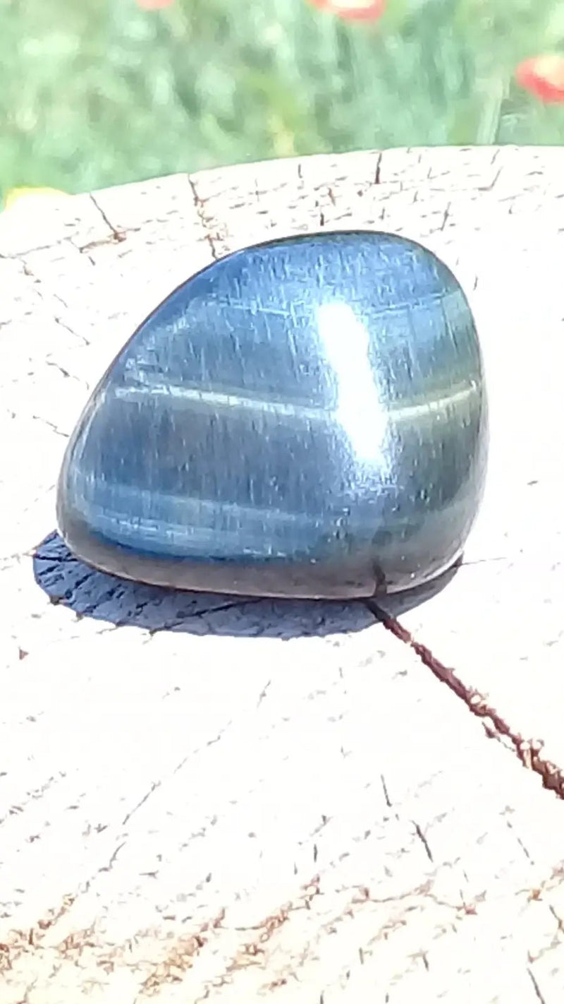 Chargez l'image dans la visionneuse de la galerie, Œil de faucon pierre roulée Grade A ++++ Pierre roulée Œil de faucon
