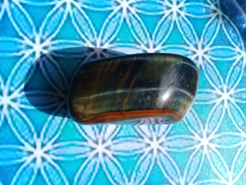 Load image into Gallery viewer, Œil de faucon pierre roulée Grade A ++++ Pierre roulée Œil de faucon
