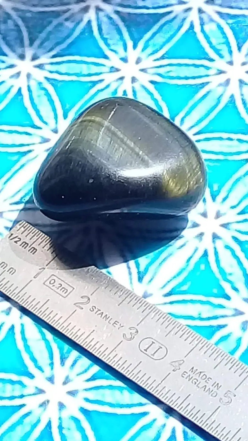 Chargez l'image dans la visionneuse de la galerie, Œil de faucon pierre roulée Grade A ++++ Pierre roulée Œil de faucon
