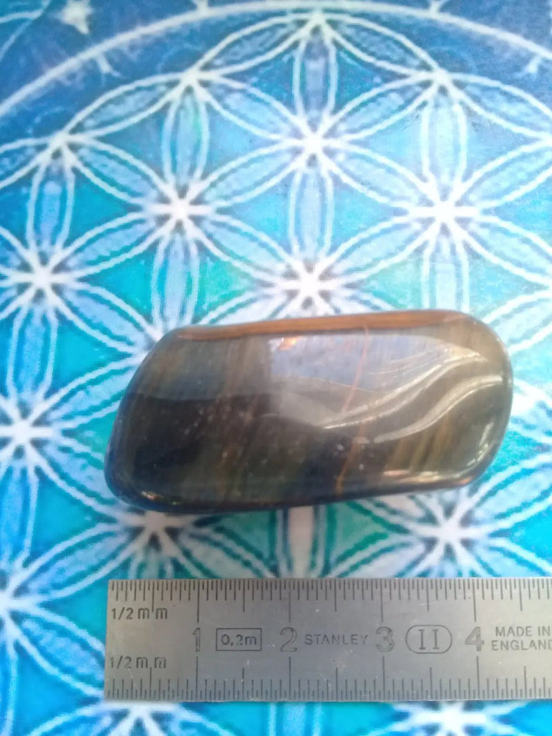 Load image into Gallery viewer, Œil de faucon pierre roulée Grade A ++++ Pierre roulée Œil de faucon
