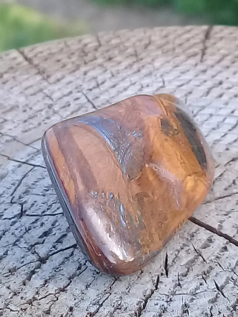 Load image into Gallery viewer, Œil de Tigre et Hématite pierre roulée Grade A ++++ Œil de Tigre avec Hématite pierre roulée
