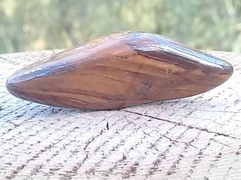 Load image into Gallery viewer, Œil de Tigre et Hématite pierre roulée Grade A ++++ Œil de Tigre avec Hématite pierre roulée
