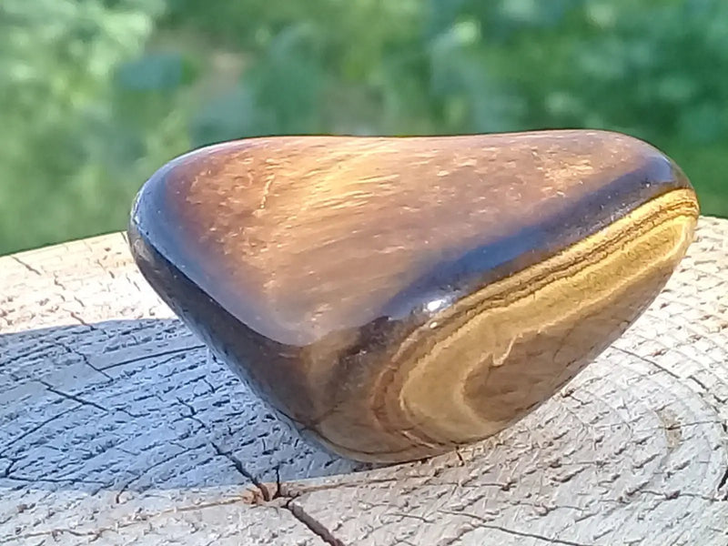 Load image into Gallery viewer, Œil de Tigre pierre roulée Grade A ++++ Œil de Tigre pierre roulée
