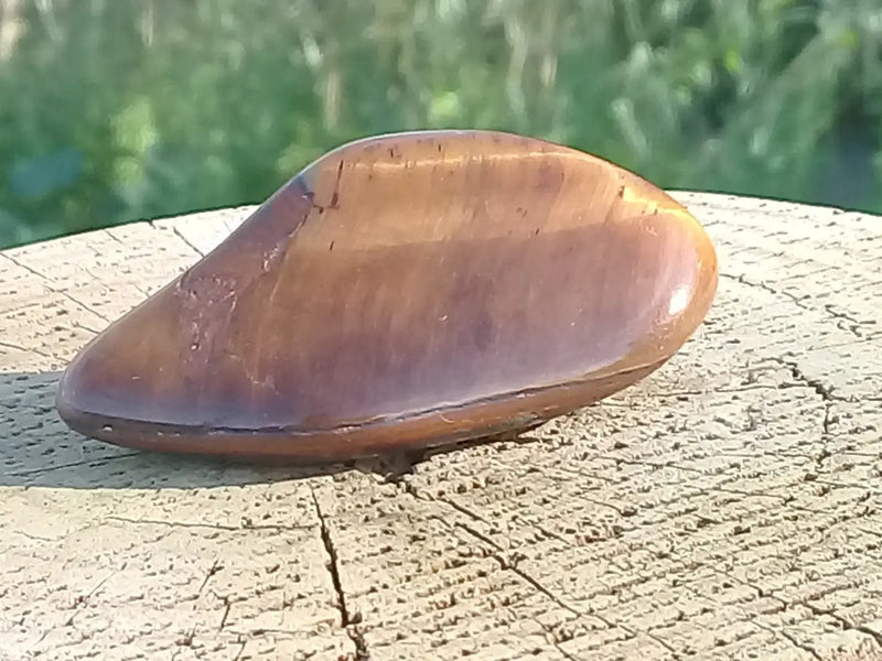 Load image into Gallery viewer, Œil de Tigre pierre roulée Grade A ++++ Œil de Tigre pierre roulée
