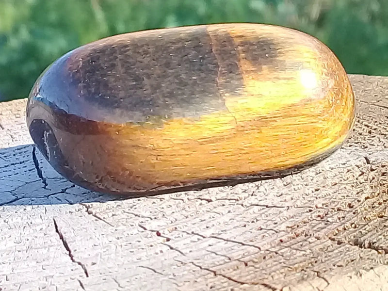 Load image into Gallery viewer, Œil de Tigre pierre roulée Grade A ++++ Œil de Tigre pierre roulée
