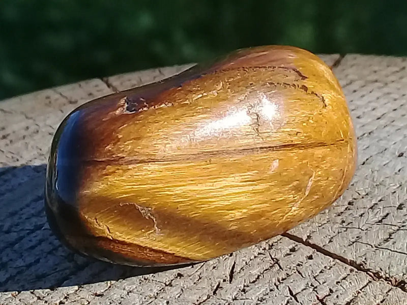 Load image into Gallery viewer, Œil de Tigre pierre roulée Grade A ++++ Œil de Tigre pierre roulée
