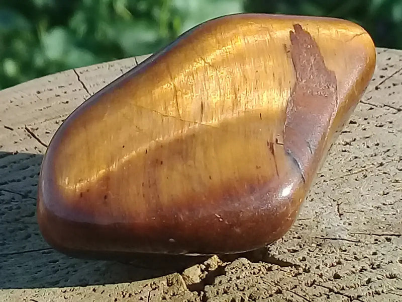 Load image into Gallery viewer, Œil de Tigre pierre roulée Grade A ++++ Œil de Tigre pierre roulée
