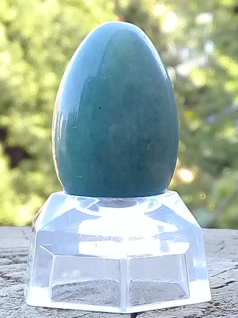 Load image into Gallery viewer, Œuf ’ Tantra Yoni ’ en Aventurine verte du Brésil Grade A ++++ Petit modèle Œuf ’ Tantra Yoni ’ en Aventurine verte du Brésil Petit modèle
