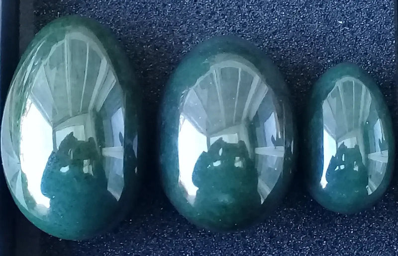 Chargez l&#39;image dans la visionneuse de la galerie, Œuf ’ Tantra Yoni ’ en Jade Néphrite de Birmanie Grade A++++ kit 3 tailles Œuf ’ Tantra Yoni ’ Jade Néphrite de Birmanie kit 3 tailles
