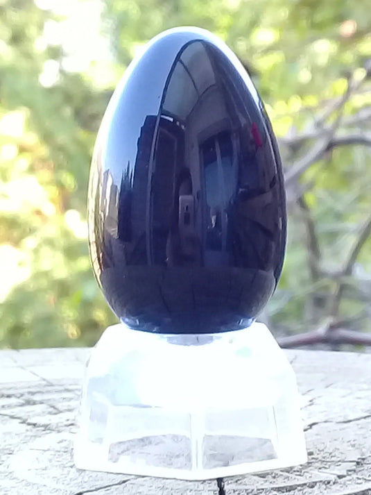 Œuf ’ Tantra Yoni ’ en Obsidienne noire du Mexique Grade A +++++ Moyen modèle Œuf " Tantra Yoni " en Obsidienne noire du Mexique Moyen modèle Dans la besace du p'tit Poucet   