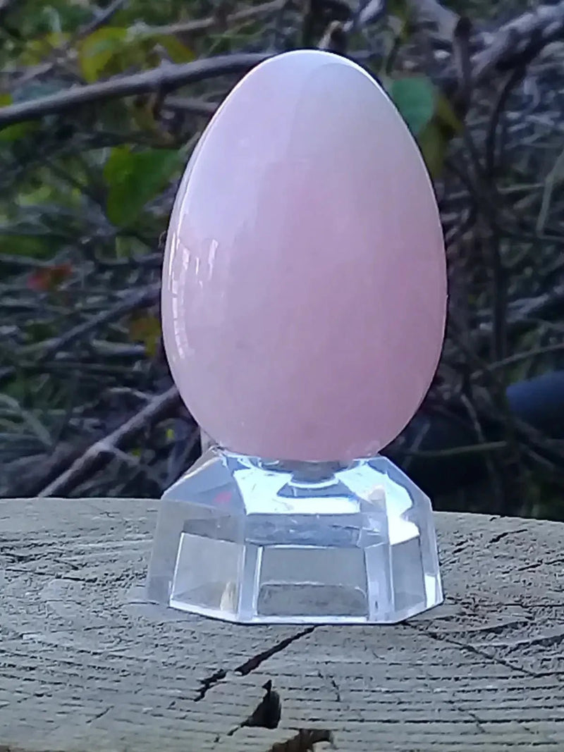 Chargez l&#39;image dans la visionneuse de la galerie, Œuf ’ Tantra Yoni ’ en Quartz rose du Brésil Grade A ++++ Gros modèle Œuf ’ Tantra Yoni ’ en Quartz rose Gros modèle
