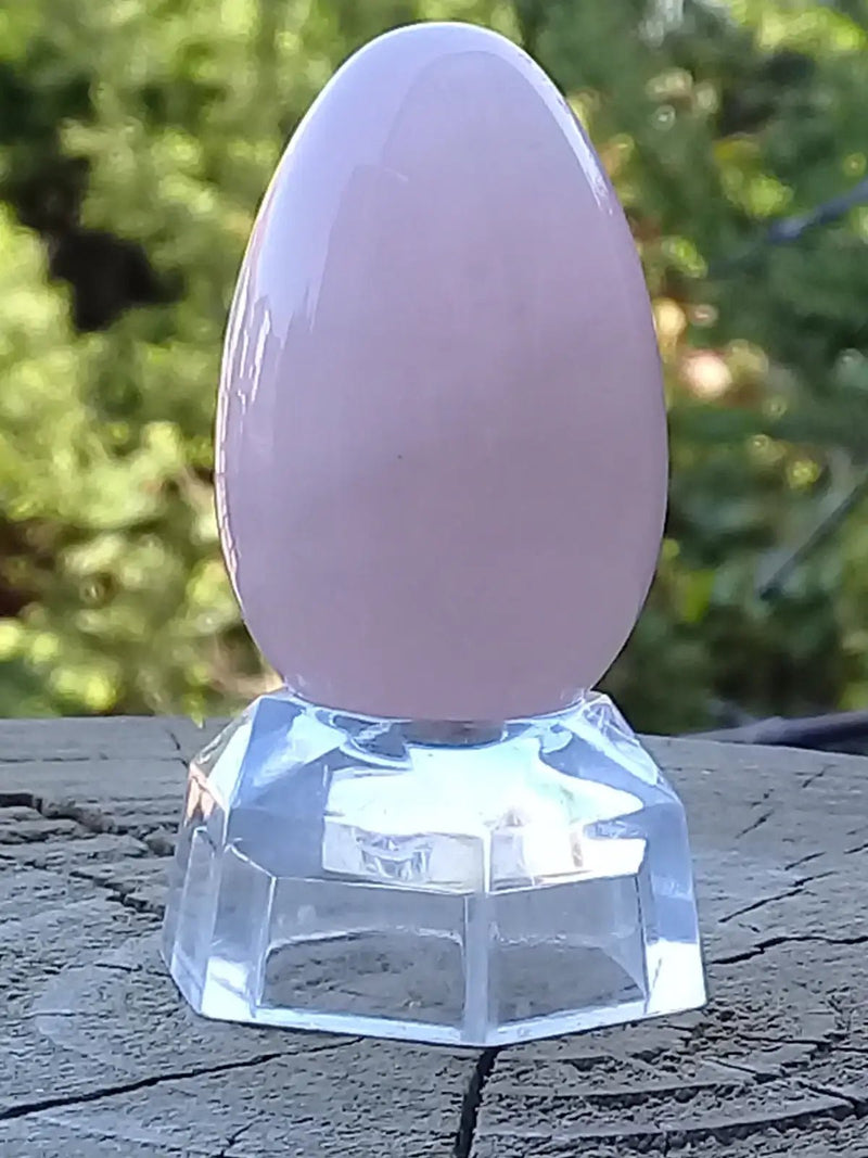 Load image into Gallery viewer, Œuf ’ Tantra Yoni ’ en Quartz rose du Brésil Grade A ++++ Moyen modèle Œuf ’ Tantra Yoni ’ en Quartz rose du Brésil Moyen modèle
