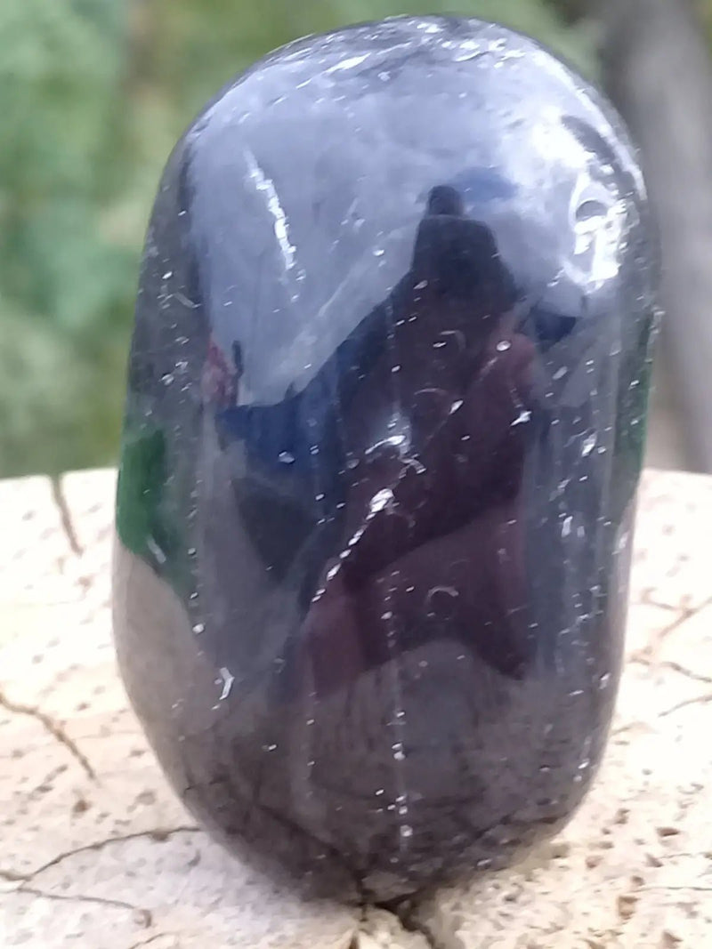 Load image into Gallery viewer, Onyx noire du Brésil pierre roulée Grade A++++ Onyx noire du Brésil pierre roulée
