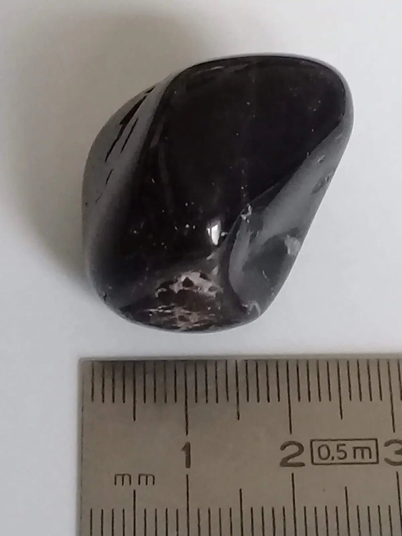 Load image into Gallery viewer, Onyx noire du Brésil pierre roulée Grade A++++ Onyx noire du Brésil pierre roulée
