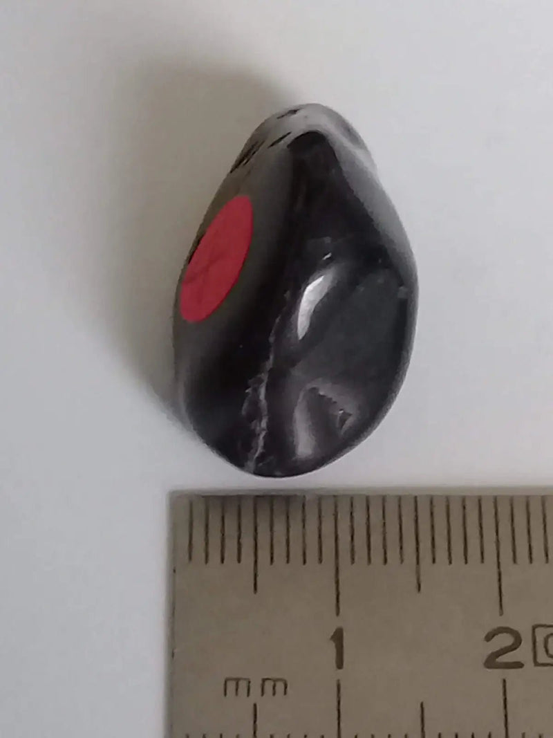 Load image into Gallery viewer, Onyx noire du Brésil pierre roulée Grade A++++ Onyx noire du Brésil pierre roulée
