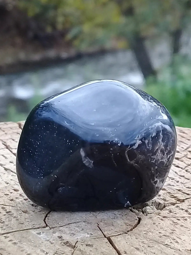 Load image into Gallery viewer, Onyx noire du Brésil pierre roulée Grade A++++ Onyx noire du Brésil pierre roulée
